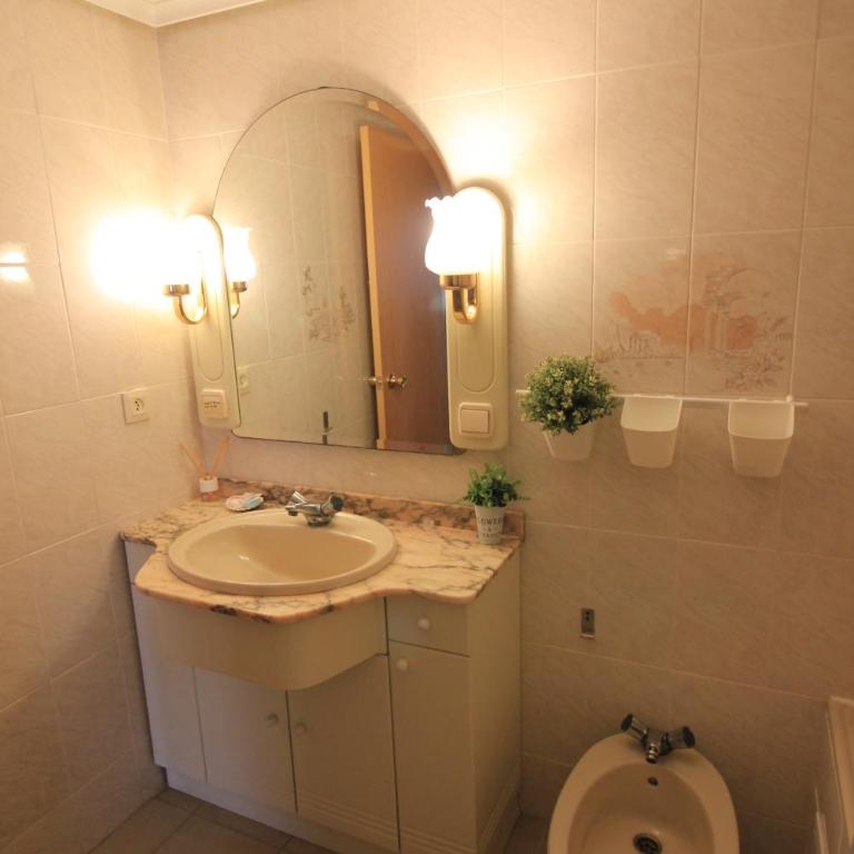 Apartment La Turquesa - One-Bedroom Apartment with Pool View - 21