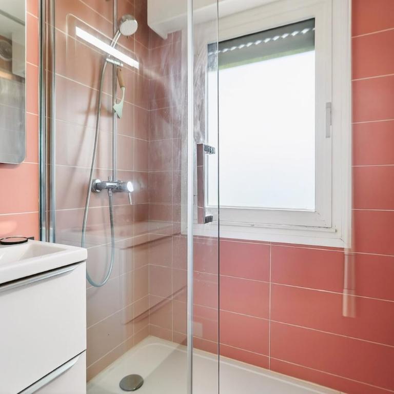 Nice studio - terrace - private parking & pool - Studio - 8