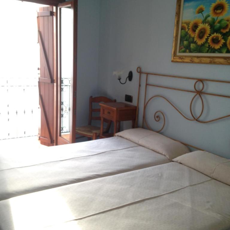 Hostal Aranda - Habitación Doble con balcón - 2 camas - 7