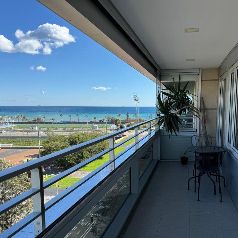 GuestReady - Sea view apartment with terrace - Three-Bedroom Apartment - 2