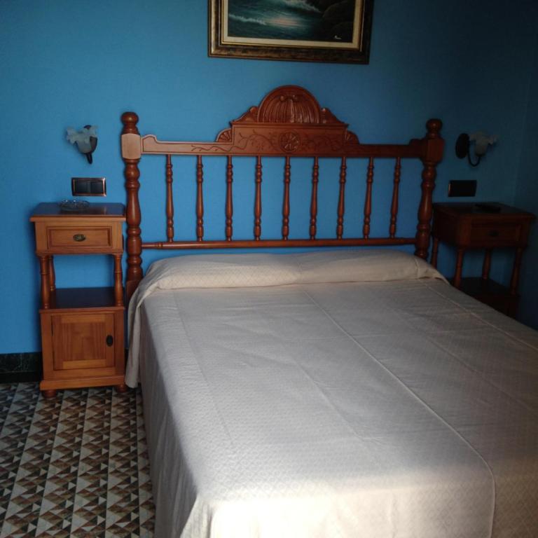 Hostal Aranda - Habitación Doble con balcón y vistas al mar - 6