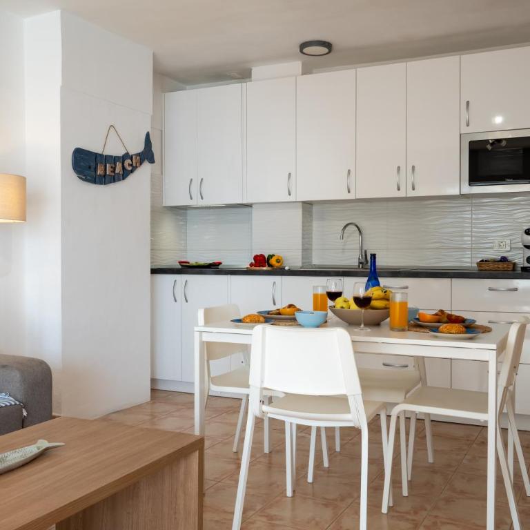 Luminoso y Acogedor, 2 Piscinas, Playa 3 min - Apartamento de 1 dormitorio - 3