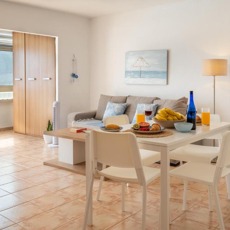 Luminoso y Acogedor, 2 Piscinas, Playa 3 min - Apartamento de 1 dormitorio - 11