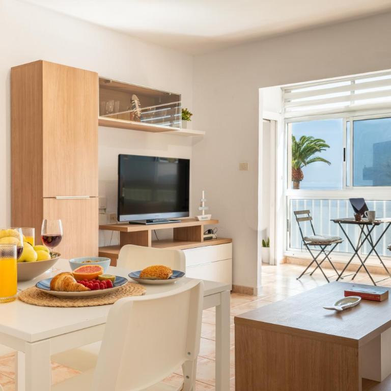 Luminoso y Acogedor, 2 Piscinas, Playa 3 min - Apartamento de 1 dormitorio - 12