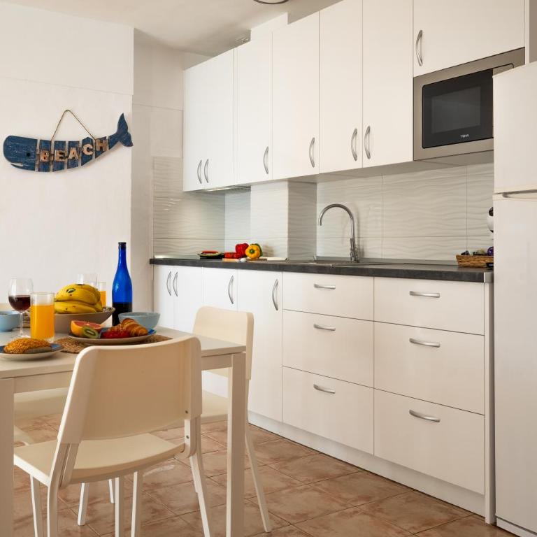 Luminoso y Acogedor, 2 Piscinas, Playa 3 min - Apartamento de 1 dormitorio - 19
