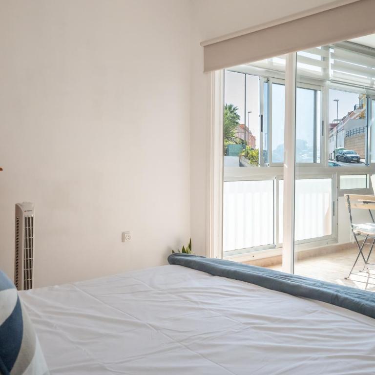 Luminoso y Acogedor, 2 Piscinas, Playa 3 min - Apartamento de 1 dormitorio - 35