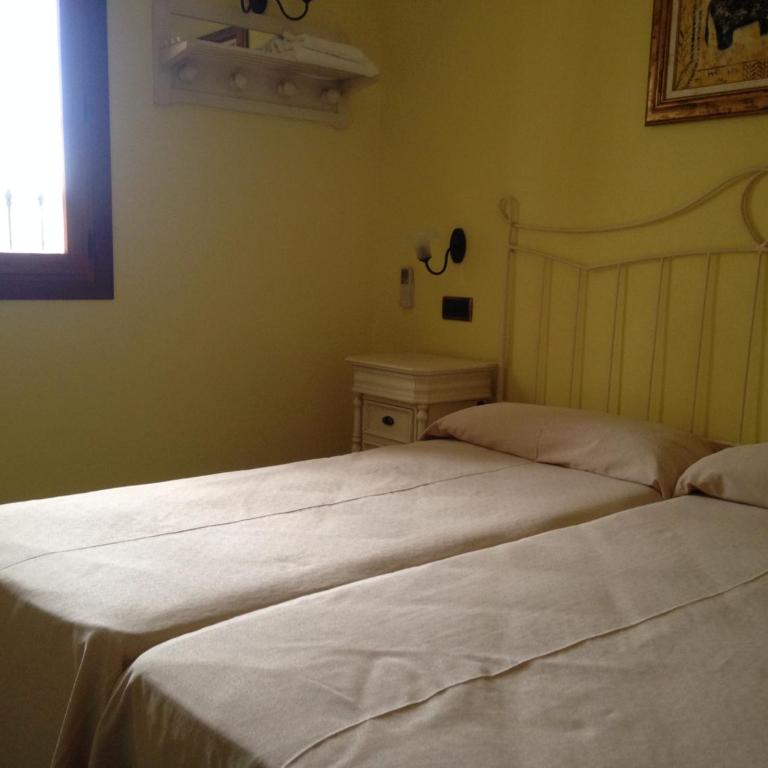Hostal Aranda - Habitación Doble con 2 camas individuales - 1ª planta - 1