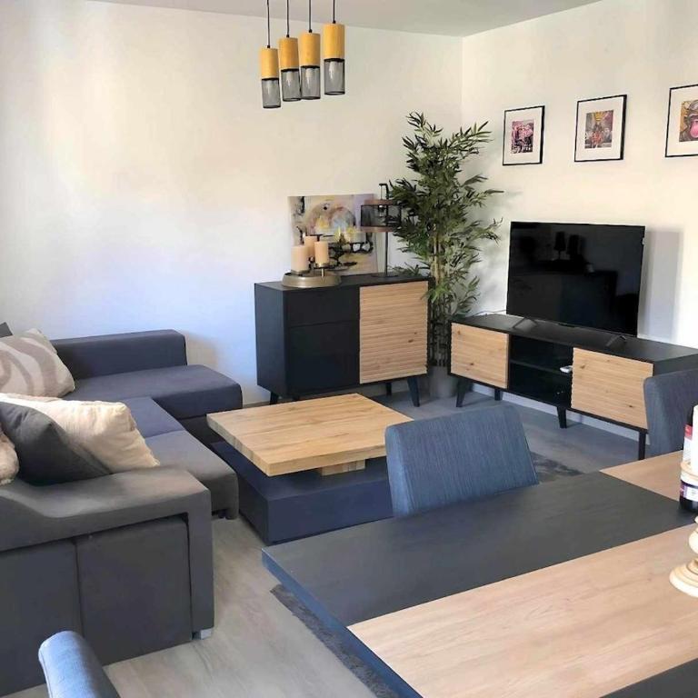 Heart of the city 4min walk to the beach, newly renovated - Apartamento de 2 dormitorios - 2