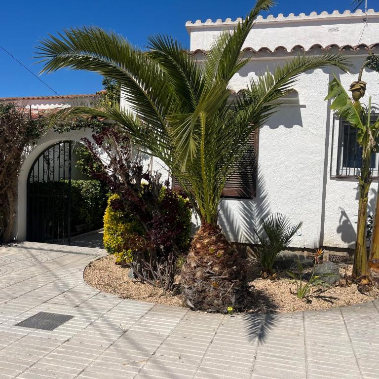 'Casa Empuria' aan kanaal met zwembad en aanlegsteiger - Villa de 3 dormitorios - 31