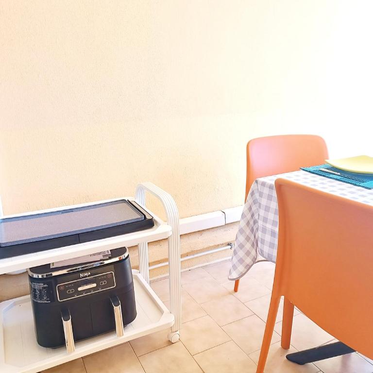 Parc Vélusine - T2 lumineux, 4 couchages, clim, terrasse, parking, 2 piscines&tennis - One-Bedroom Apartment - 5