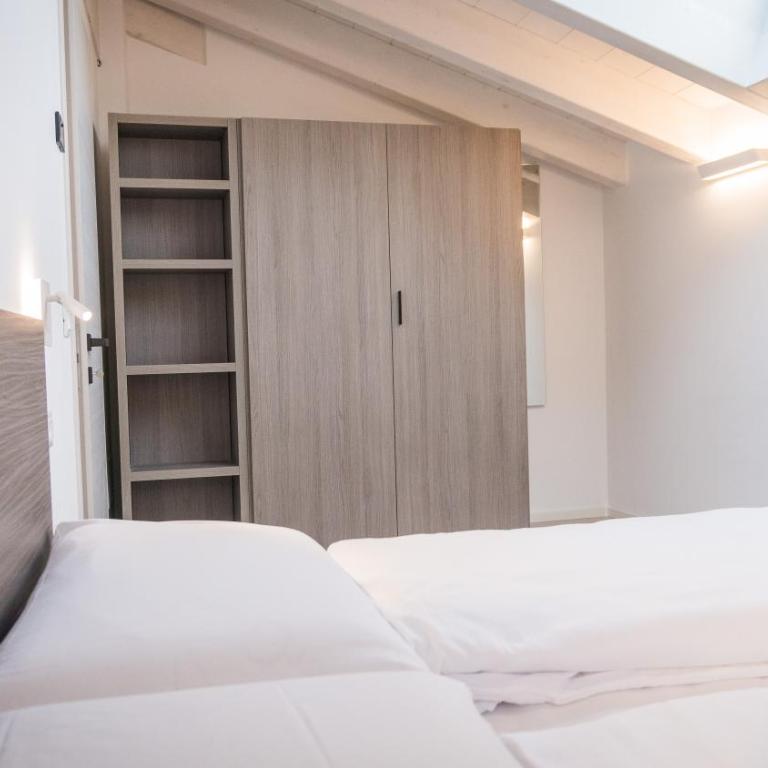 TENNA APARTMENTS Lake & Spa - Appartamento con 2 Camere da Letto e Vista Lago - 3