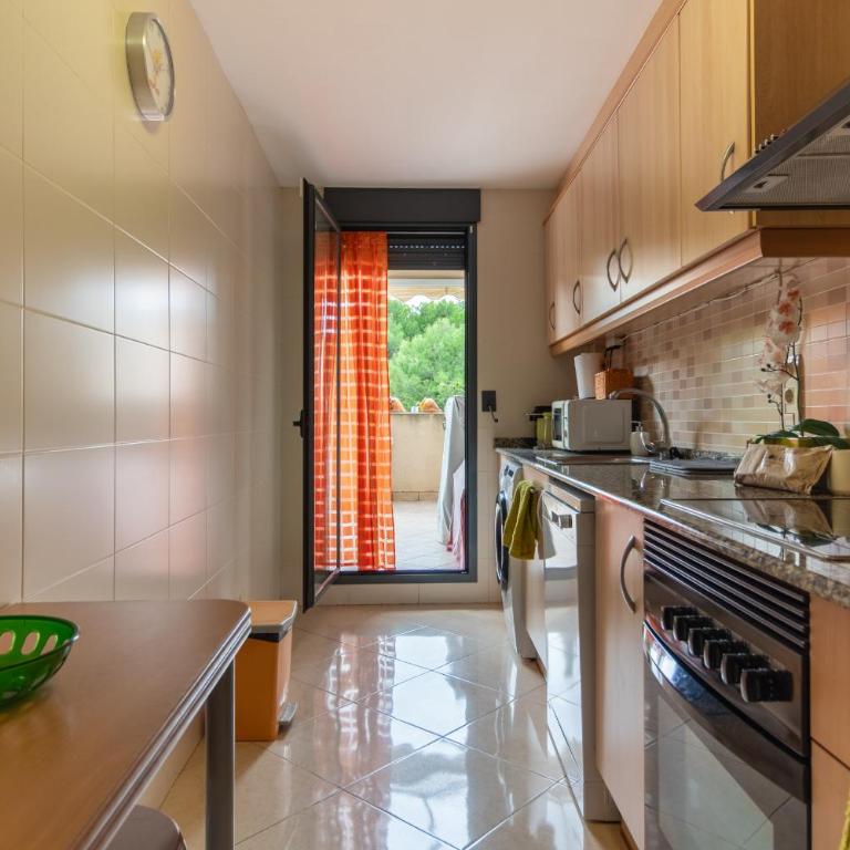 Global Vacacional, Amplia planta baja con dos habitaciones en Canet - Appartement avec Terrasse - 5