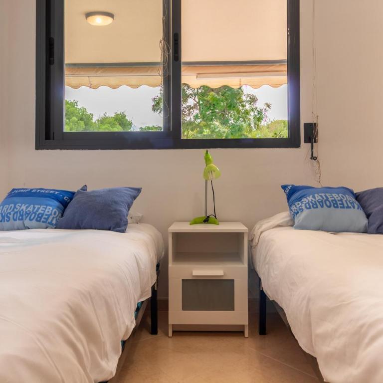 Global Vacacional, Amplia planta baja con dos habitaciones en Canet - Appartement avec Terrasse - 11