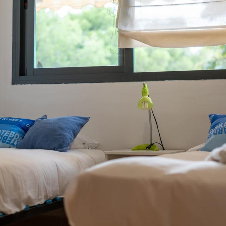 Global Vacacional, Amplia planta baja con dos habitaciones en Canet - Appartement avec Terrasse - 13