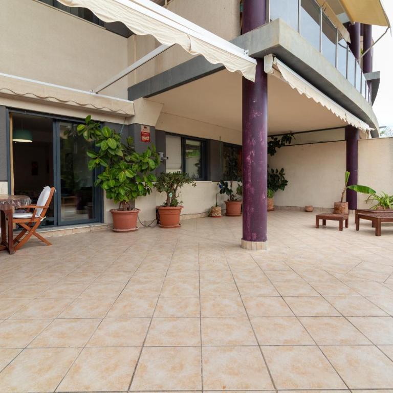 Global Vacacional, Amplia planta baja con dos habitaciones en Canet - Appartement avec Terrasse - 17