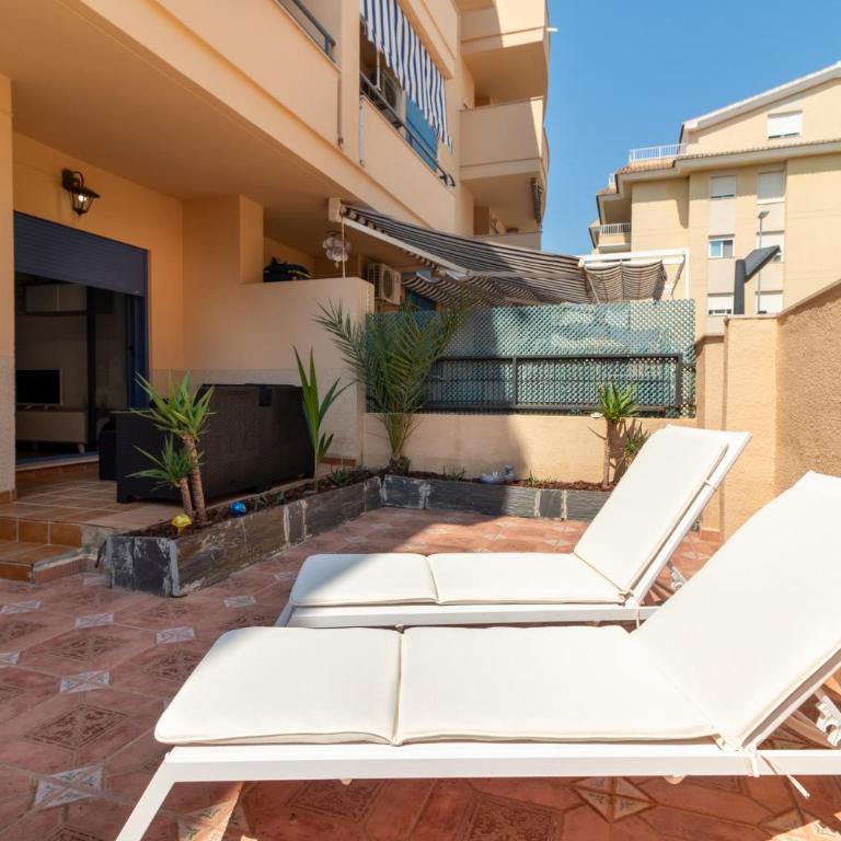 Global Vacacional, Planta baja con terraza cerca de la playa - Apartment mit Terrasse - 1