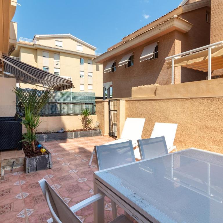 Global Vacacional, Planta baja con terraza cerca de la playa - Apartment mit Terrasse - 3