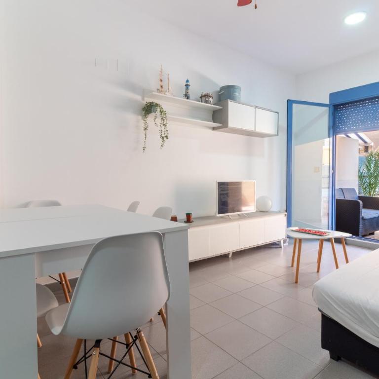 Global Vacacional, Planta baja con terraza cerca de la playa - Apartment mit Terrasse - 10