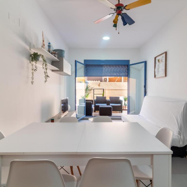 Global Vacacional, Planta baja con terraza cerca de la playa - Apartment mit Terrasse - 11