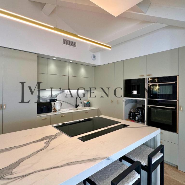 Casarina Penthouse Rooftop - 200m plage - 3 suites - Terrasse d'exception - Calvi - Three-Bedroom Apartment - 4
