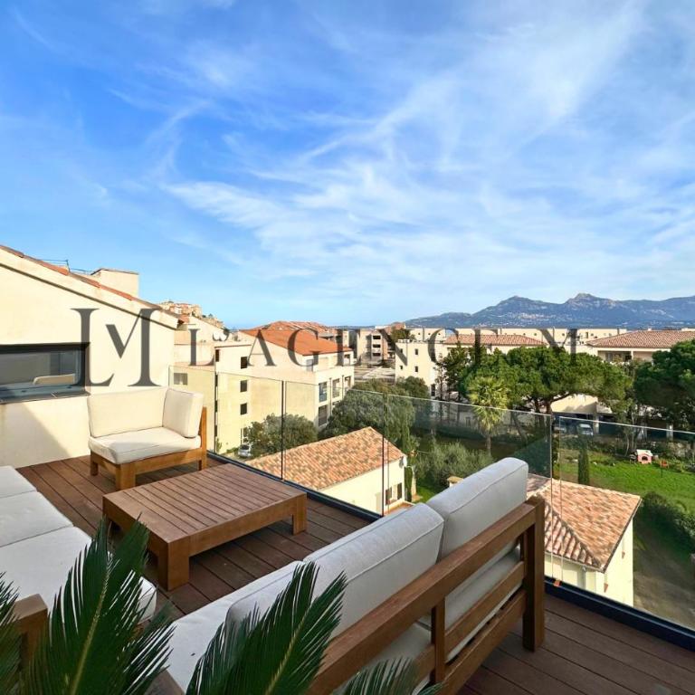Casarina Penthouse Rooftop - 200m plage - 3 suites - Terrasse d'exception - Calvi - Three-Bedroom Apartment - 18