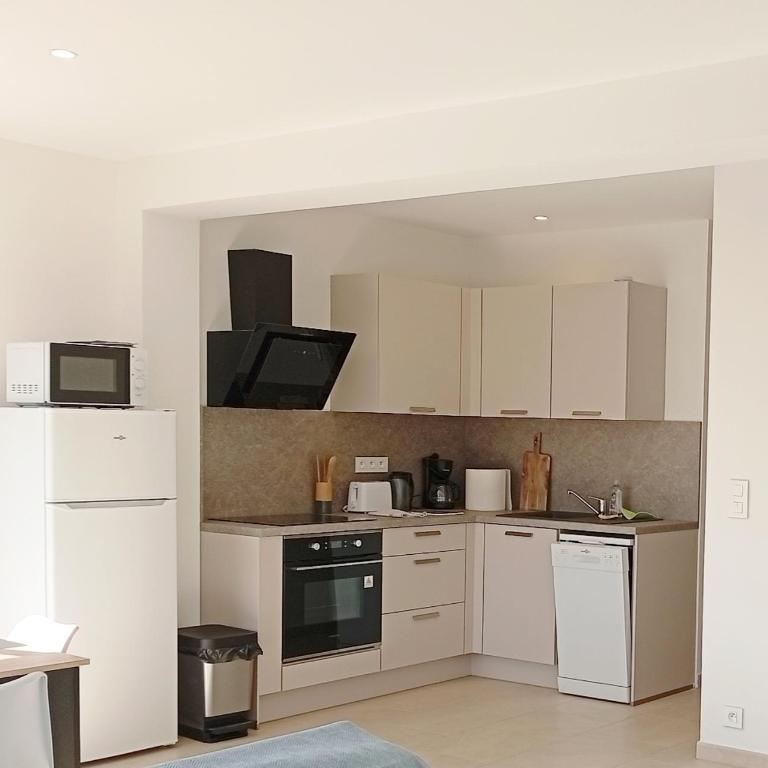 Appartement Cosy Cimes - Two-Bedroom Apartment - 7