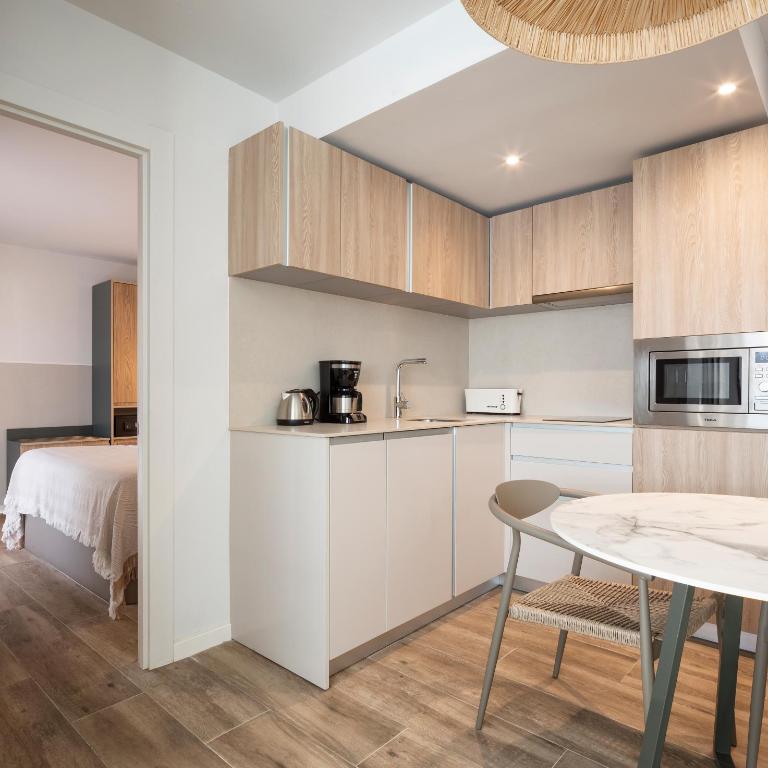 Feelathome Vil-la Romana - Apartamento 1 dormitorio con vistas al mar y terraza - 10