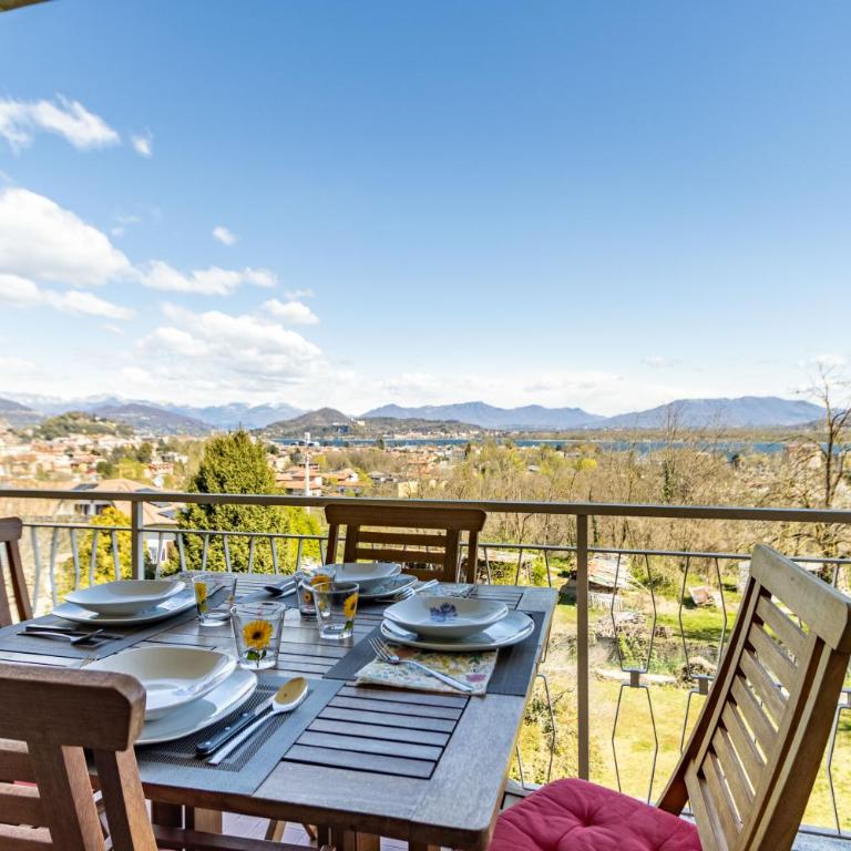 Pasadena House - Arona - Terrace with lake view - AC - By Guestaly - Appartamento con 2 Camere da Letto - 1