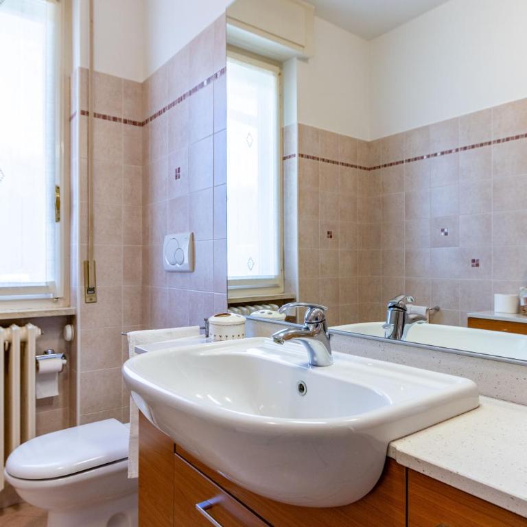 Pasadena House - Arona - Terrace with lake view - AC - By Guestaly - Appartamento con 2 Camere da Letto - 34