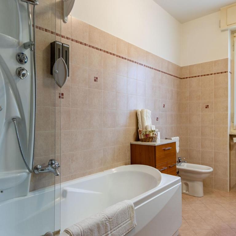 Pasadena House - Arona - Terrace with lake view - AC - By Guestaly - Appartamento con 2 Camere da Letto - 36
