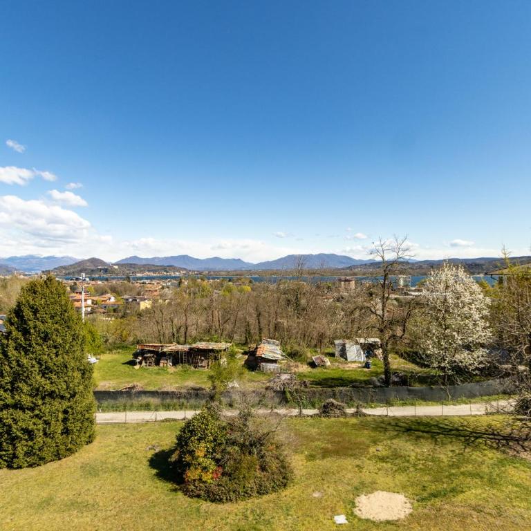 Pasadena House - Arona - Terrace with lake view - AC - By Guestaly - Appartamento con 2 Camere da Letto - 17