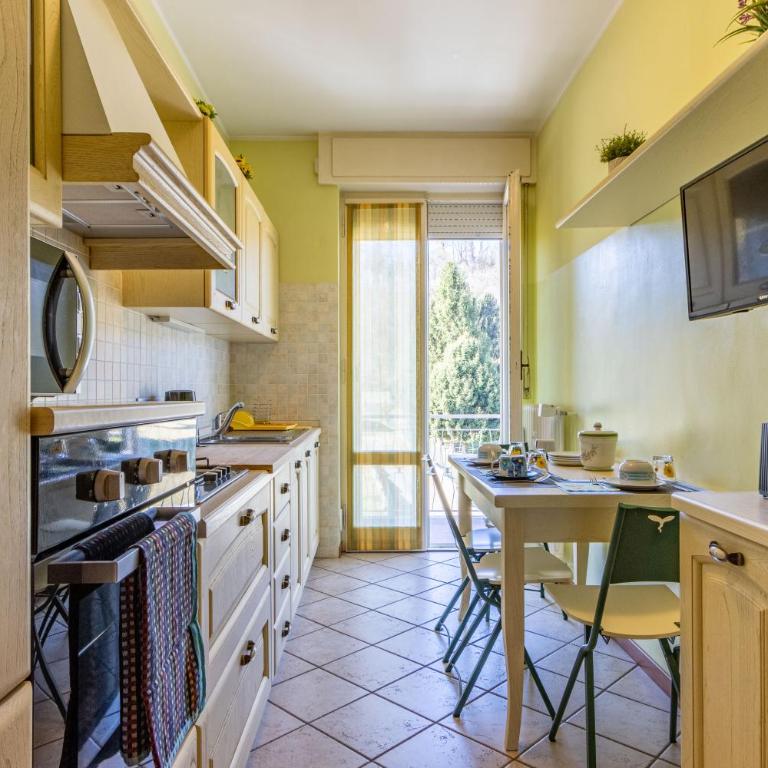 Pasadena House - Arona - Terrace with lake view - AC - By Guestaly - Appartamento con 2 Camere da Letto - 27