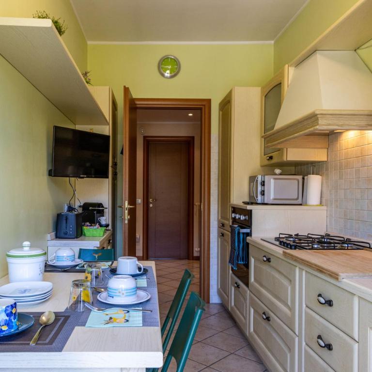 Pasadena House - Arona - Terrace with lake view - AC - By Guestaly - Appartamento con 2 Camere da Letto - 32
