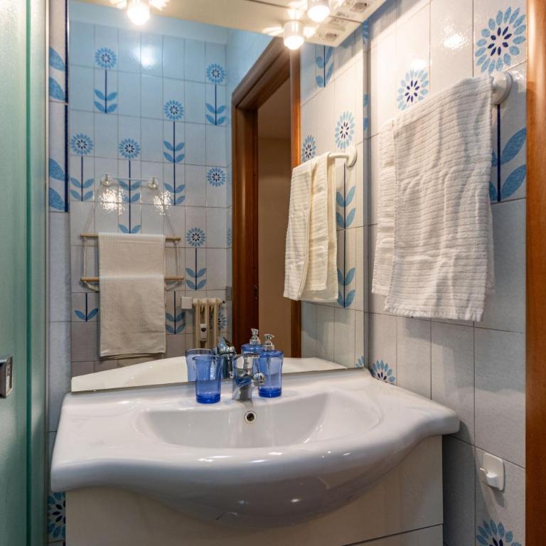 Pasadena House - Arona - Terrace with lake view - AC - By Guestaly - Appartamento con 2 Camere da Letto - 45
