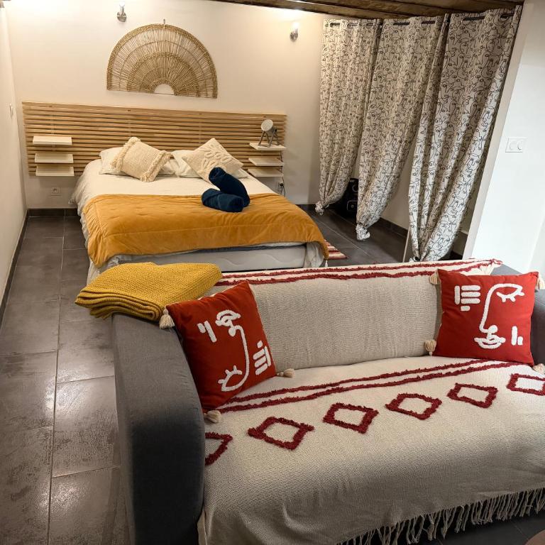 Studio#LesHalles#Centre Historique #Wifi#Clim#Terrasse#Confort & Calme - Apartment mit 1 Schlafzimmer - 3