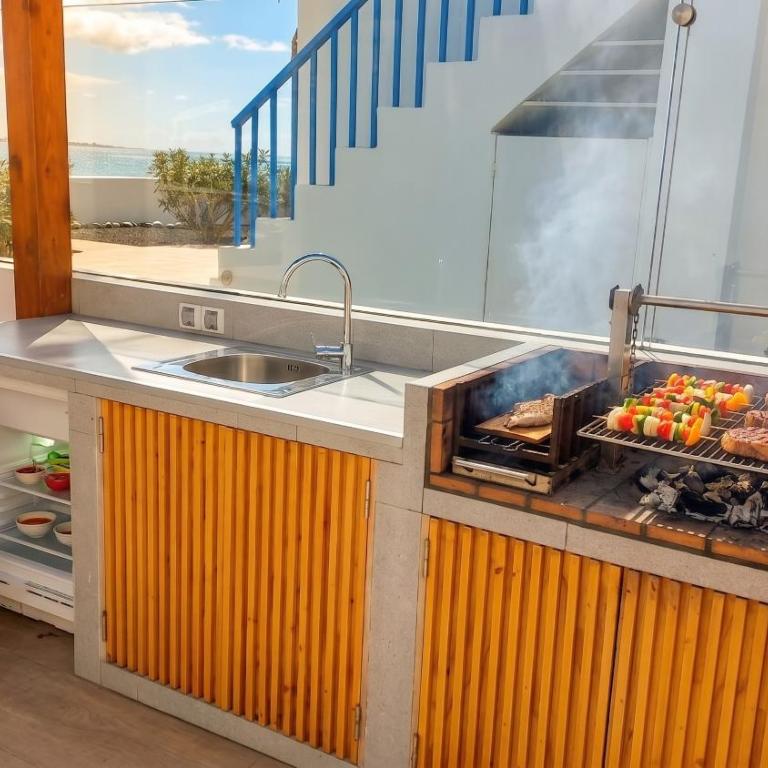 Villa Eden Beachfront Corralejo By Holidays Home - Villa - Beach Front - 11