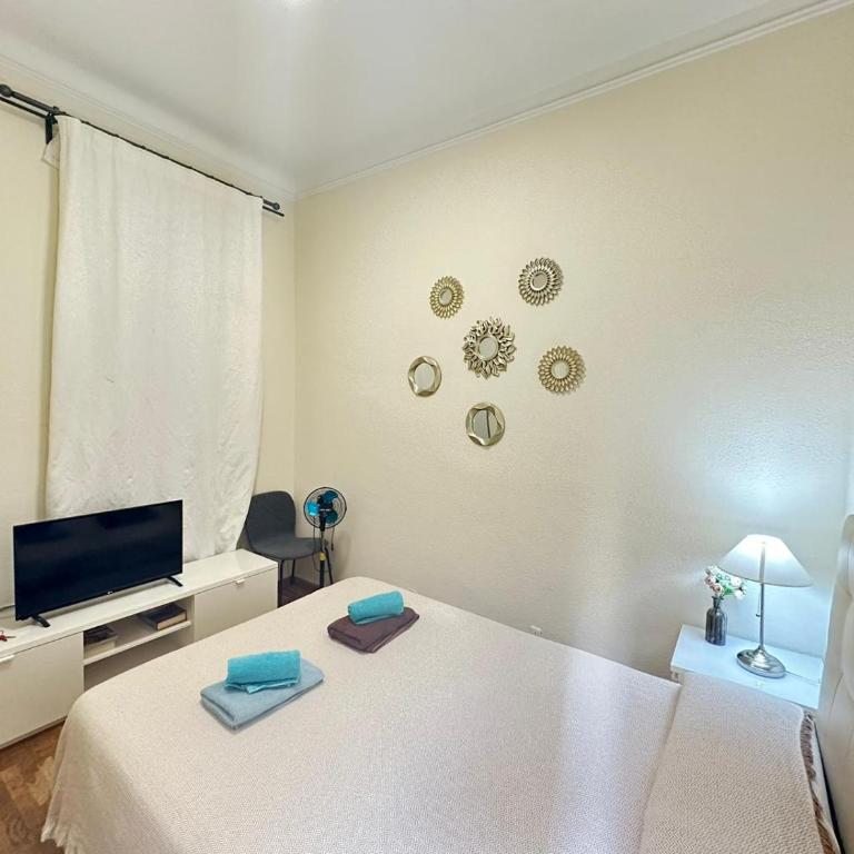 Rooms Aribau - Double Room with Shared Bathroom - 2