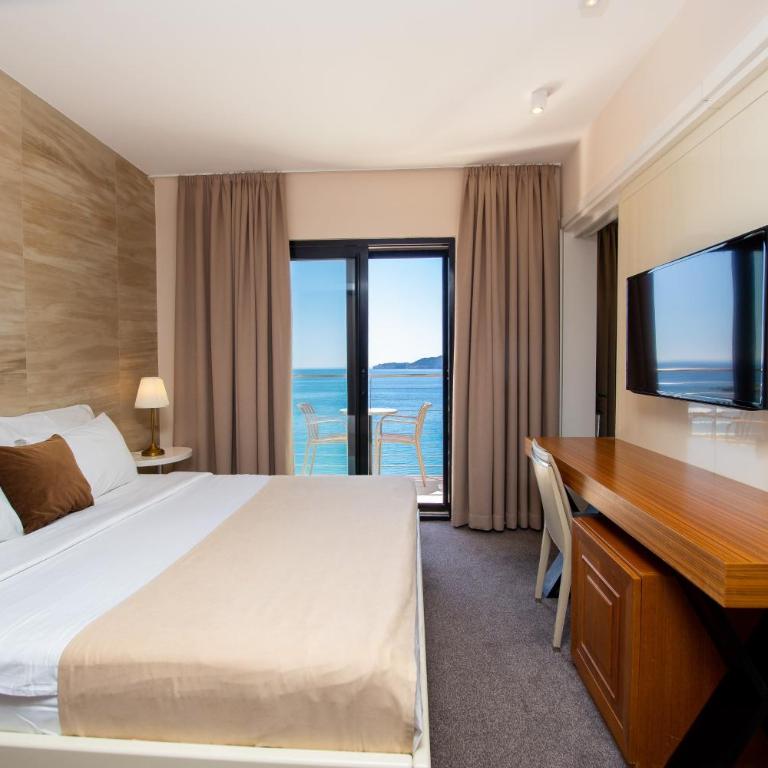 Hotel Aleksandar Rafailovići - Superior Apartman sa 1 Spavaćom Sobom, Balkonom i Pogledom na More. - 8