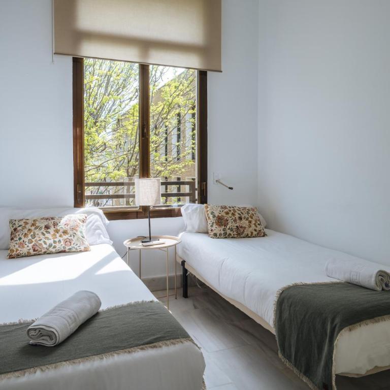 Áticos Magdalena - Penthouse Two-Bedroom Apartment - 11