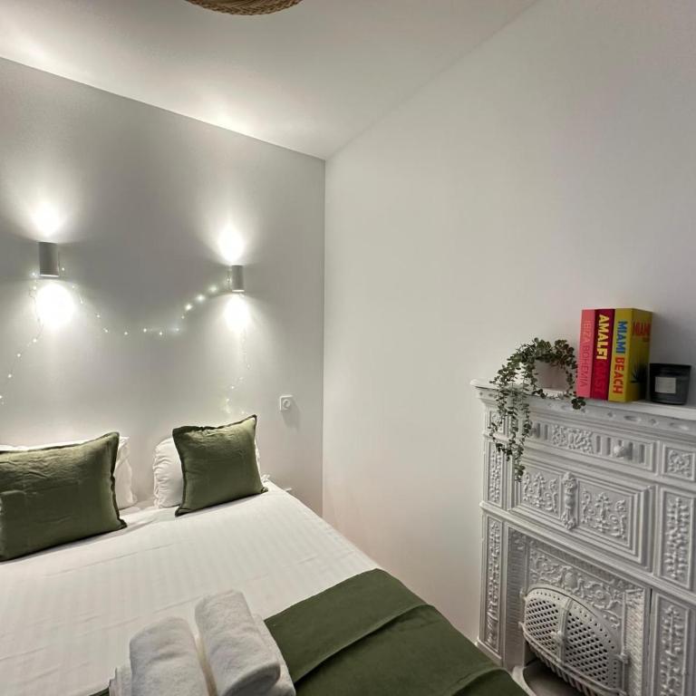 New 402 Suite Brigitte-Cosy Apartment Paris Center - Appartement - 1