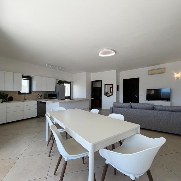 Sardinia Modern A Two-Bedroom, Two-Bathroom Deluxe Apartment - Appartamento Deluxe con 2 Camere da Letto - 13