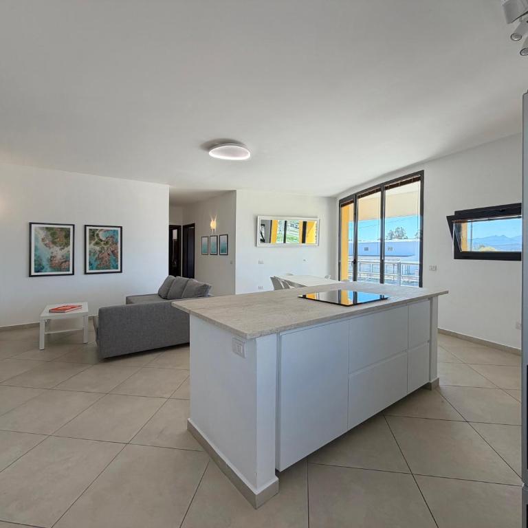 Sardinia Modern A Two-Bedroom, Two-Bathroom Deluxe Apartment - Appartamento Deluxe con 2 Camere da Letto - 9