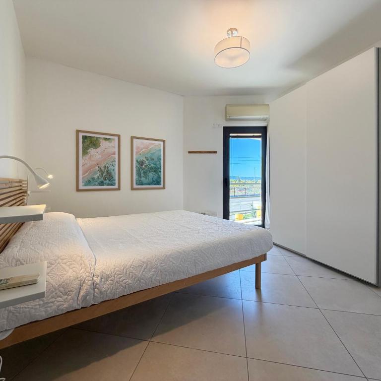 Sardinia Modern A Two-Bedroom, Two-Bathroom Deluxe Apartment - Appartamento Deluxe con 2 Camere da Letto - 16