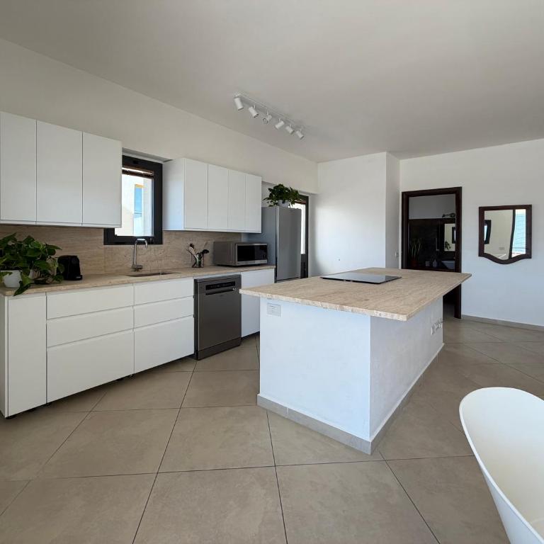 Sardinia Modern A Two-Bedroom, Two-Bathroom Deluxe Apartment - Appartamento Deluxe con 2 Camere da Letto - 11