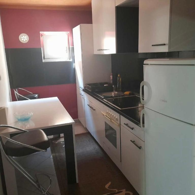 Villa Dani - One-Bedroom Apartment - 12