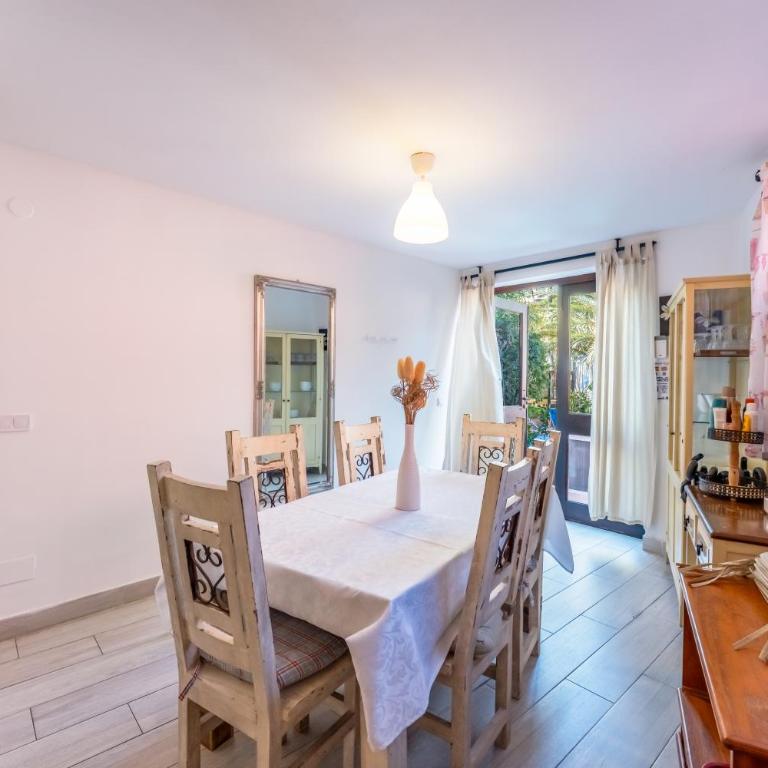 Majestic Villa by the Beach Heated Private Pool & Jacuzzi - Villa with Sea View - 43