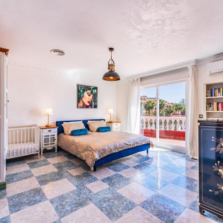 Majestic Villa by the Beach Heated Private Pool & Jacuzzi - Villa with Sea View - 17