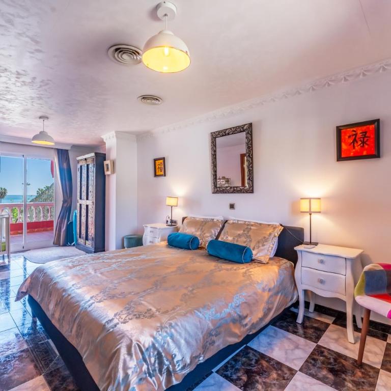 Majestic Villa by the Beach Heated Private Pool & Jacuzzi - Villa with Sea View - 8