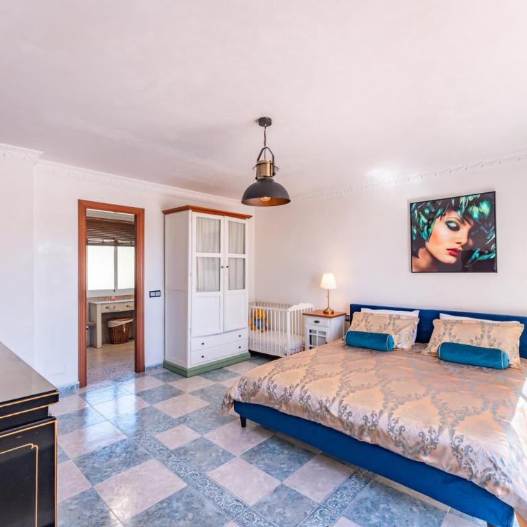 Majestic Villa by the Beach Heated Private Pool & Jacuzzi - Villa with Sea View - 18