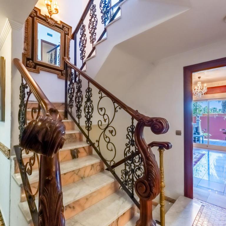 Majestic Villa by the Beach Heated Private Pool & Jacuzzi - Villa with Sea View - 46